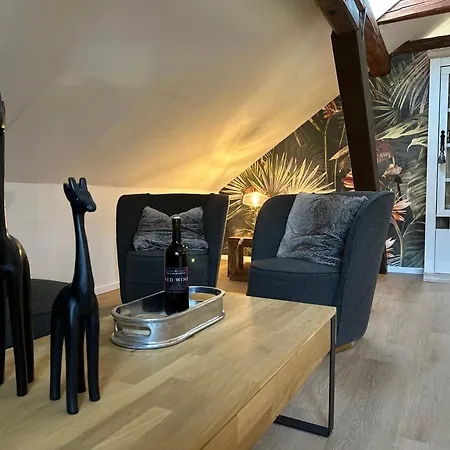 Fact Apartment *